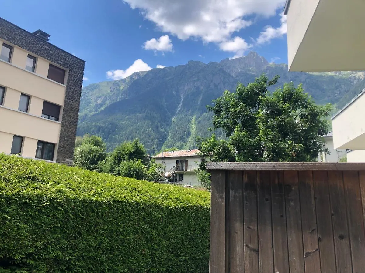 شقة شامونكس  في Studio Avec Terrasse Vue Mont Blanc